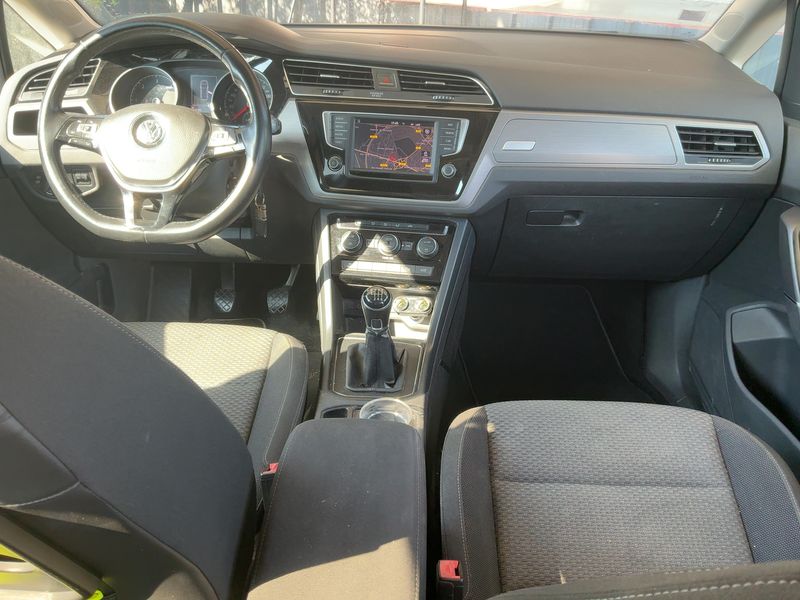Volkswagen Touran 1.6 TDI Comfortline BlueMotion Tech 2016 – снимка 17
