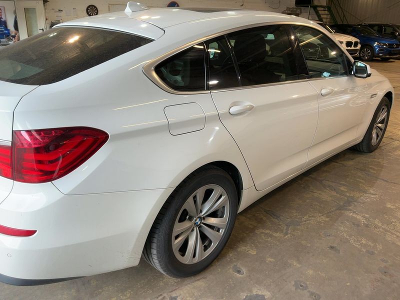 BMW 5er 530d GT xDrive 2011 – снимка 8