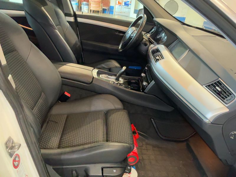 BMW 5er 530d GT xDrive 2011 – снимка 17