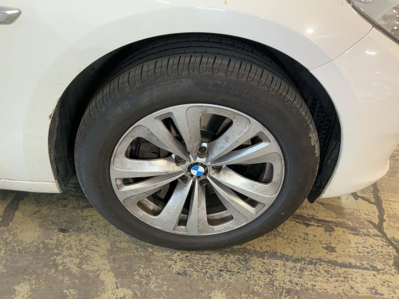BMW 5er 530d GT xDrive 2011 – снимка 11