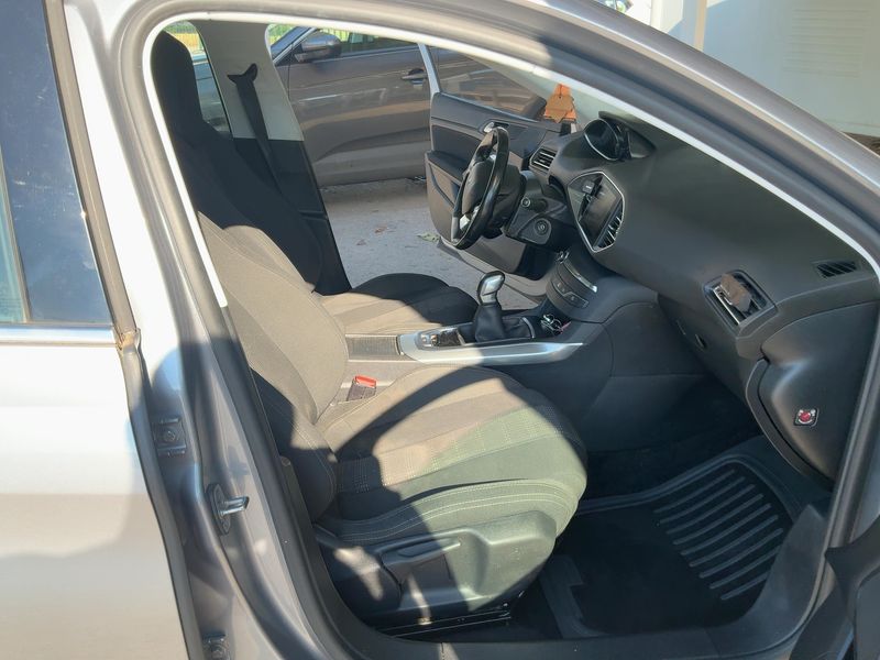 Peugeot 308 1.6 Blue-HDi Allure 2015 – снимка 16