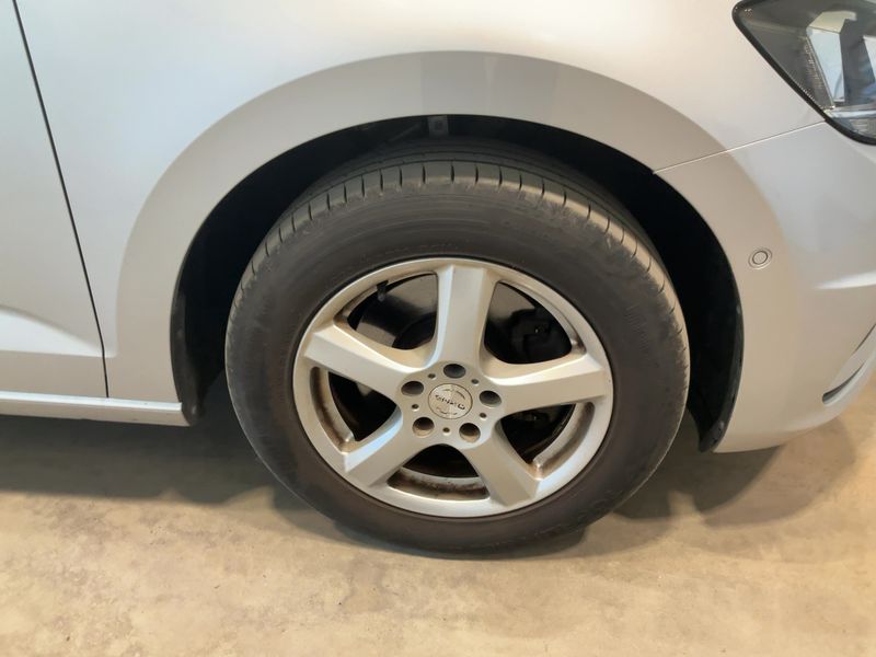 Volkswagen Touran 1.6 TDI Comfortline BlueMotion Tech 2016 – снимка 11