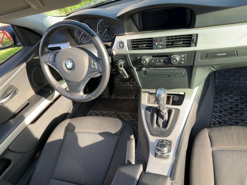 BMW 3er 320i 2009 – снимка 17