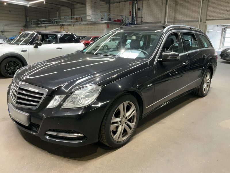Mercedes-Benz E-Klasse E 200 CGI T BlueEfficiency Avantgarde 2011 – снимка 1