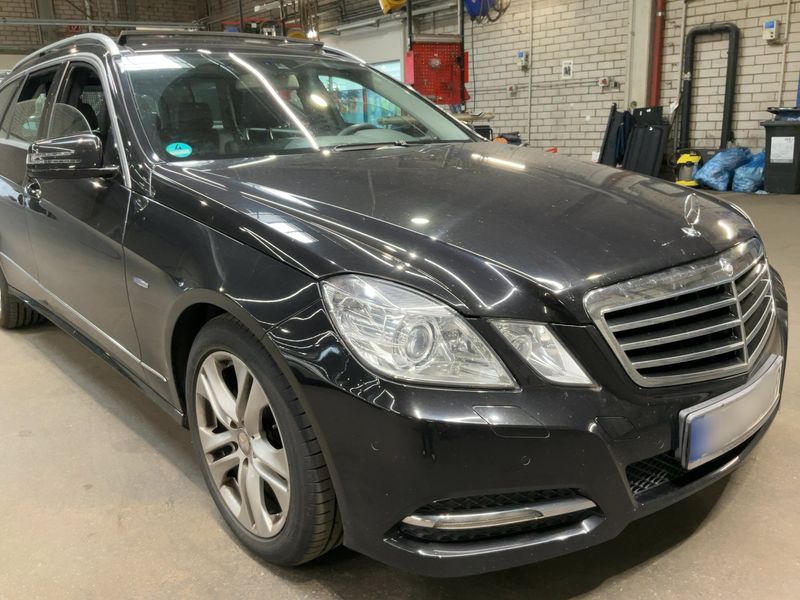 Mercedes-Benz E-Klasse E 200 CGI T BlueEfficiency Avantgarde 2011 – снимка 12