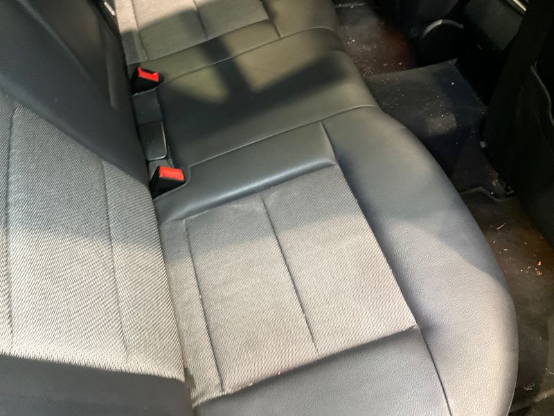 Mercedes-Benz E-Klasse E 200 CGI T BlueEfficiency Avantgarde 2011 – снимка 30