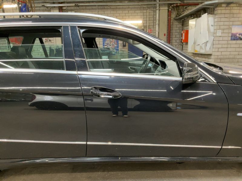 Mercedes-Benz E-Klasse E 200 CGI T BlueEfficiency Avantgarde 2011 – снимка 10