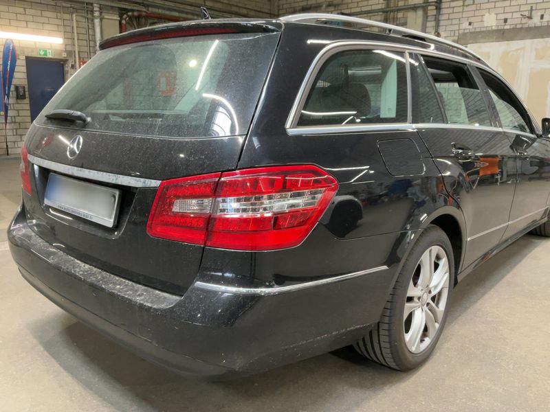 Mercedes-Benz E-Klasse E 200 CGI T BlueEfficiency Avantgarde 2011 – снимка 8
