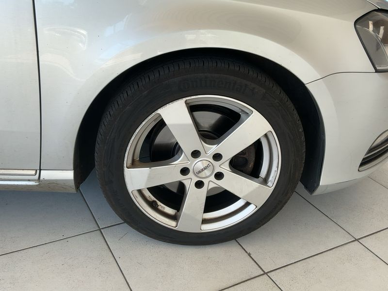 Volkswagen Passat 2.0 TDI Highline BlueMotion Tech 2014 – снимка 20