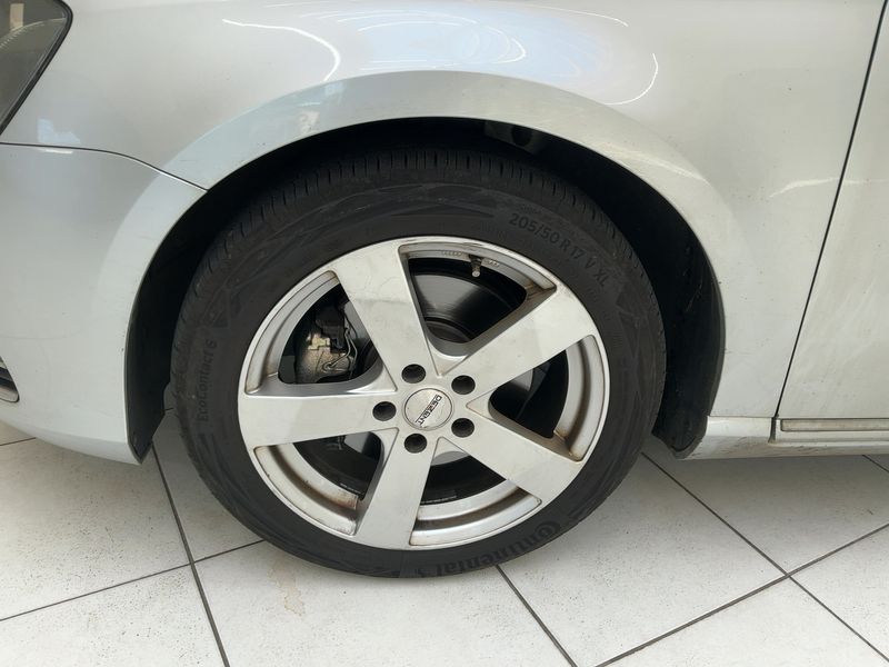 Volkswagen Passat 2.0 TDI Highline BlueMotion Tech 2014 – снимка 17