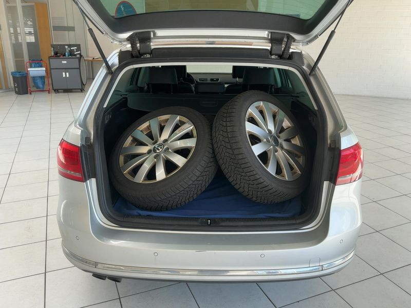 Volkswagen Passat 2.0 TDI Highline BlueMotion Tech 2014 – снимка 10