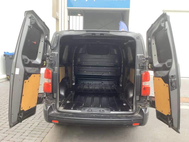 Peugeot Expert 2.0 Blue-HDi Asphalt L3 2018 – снимка 15