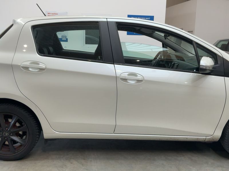 Toyota Yaris 1.5 Hybrid Club 2014 – снимка 10