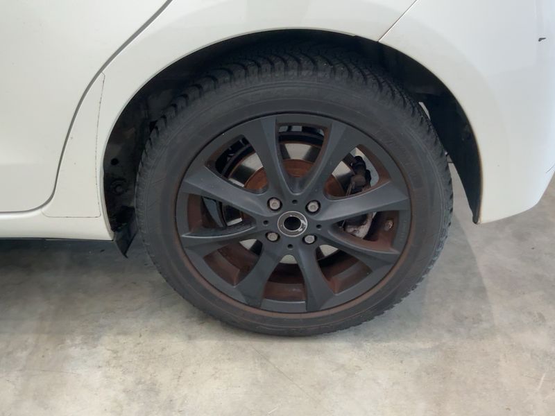 Toyota Yaris 1.5 Hybrid Club 2014 – снимка 5