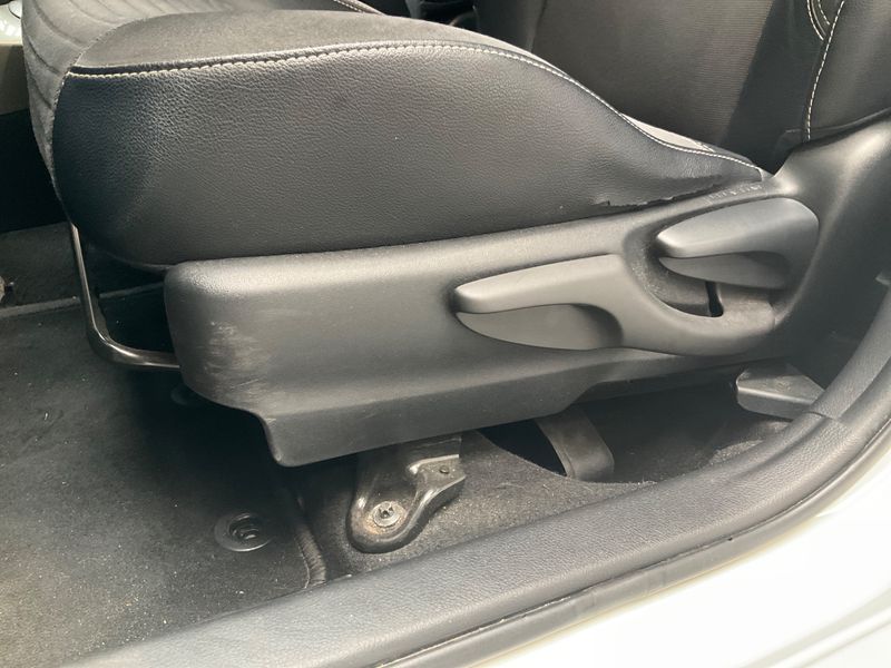 Toyota Yaris 1.5 Hybrid Club 2014 – снимка 24
