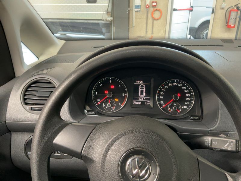 Volkswagen Caddy 1.6 TDI Maxi Startline 2015 – снимка 13