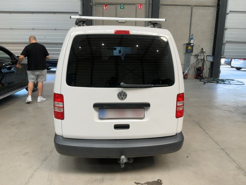 Volkswagen Caddy 1.6 TDI Maxi Startline 2015 – снимка на щета