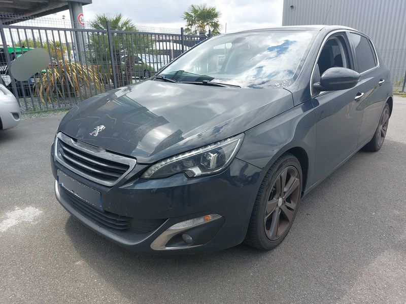 Peugeot 308 1.2 e-THP Feline 2015 – снимка 2