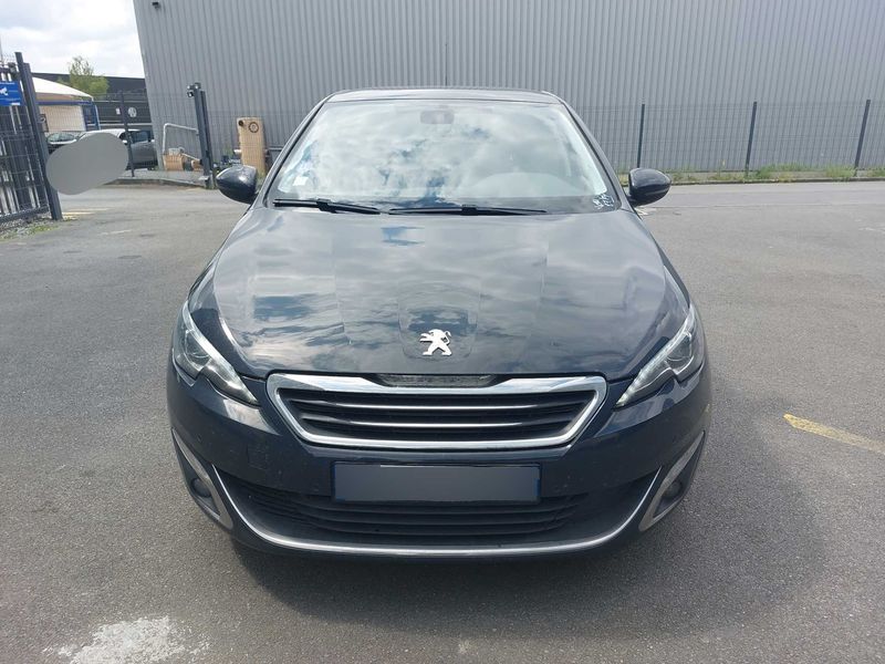 Peugeot 308 1.2 e-THP Feline 2015 – снимка 7