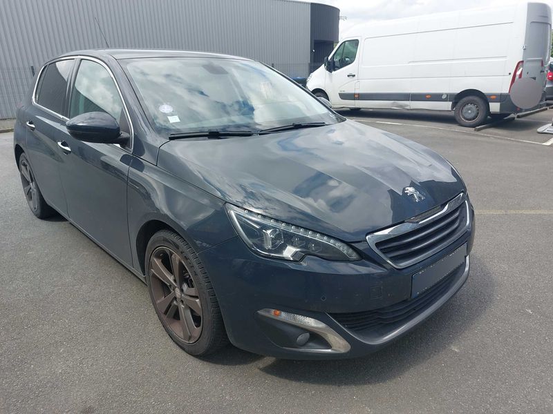 Peugeot 308 1.2 e-THP Feline 2015 – снимка 6
