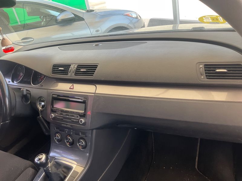 Volkswagen Passat 2.0 TDI Edition Plus 2009 – снимка 32