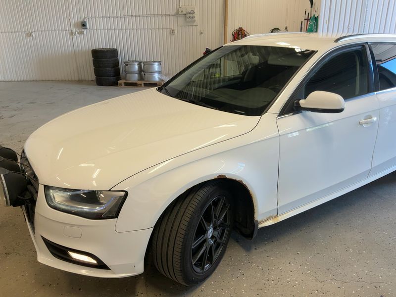 Audi A4 2.0 TDI quattro Attraction 2013 – снимка 2