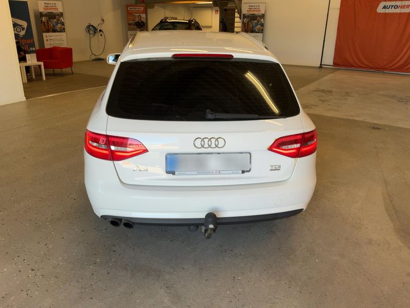 Audi A4 2.0 TDI quattro Attraction 2013 – снимка 7