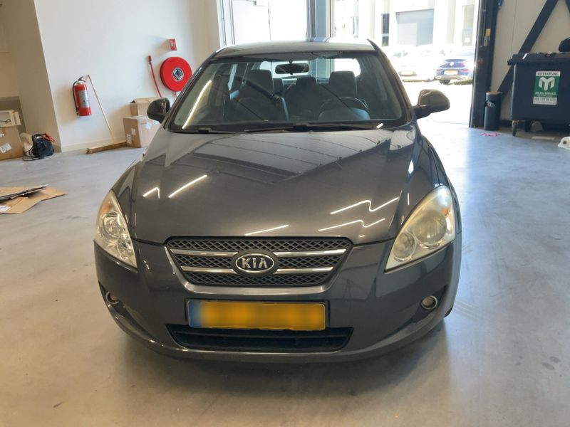 Kia cee'd 1.4 LX 2009 – снимка 14