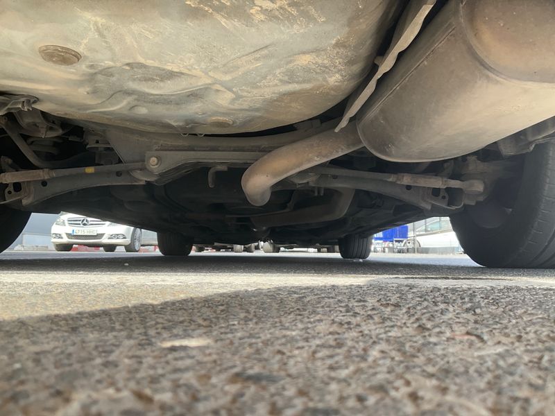 Toyota Avensis 2.2 D-4D Sol 2005 – снимка на щета