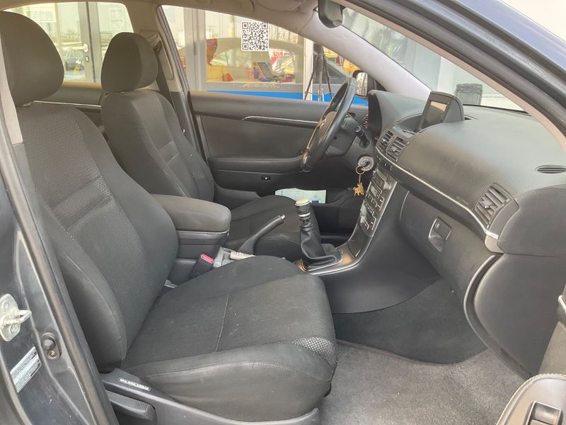 Toyota Avensis 2.2 D-4D Sol 2005 – снимка 3