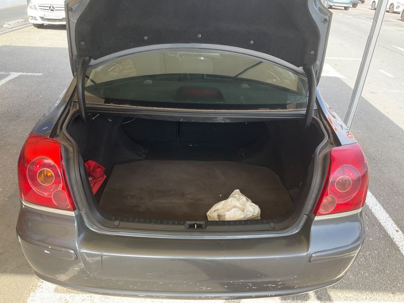 Toyota Avensis 2.2 D-4D Sol 2005 – снимка на щета