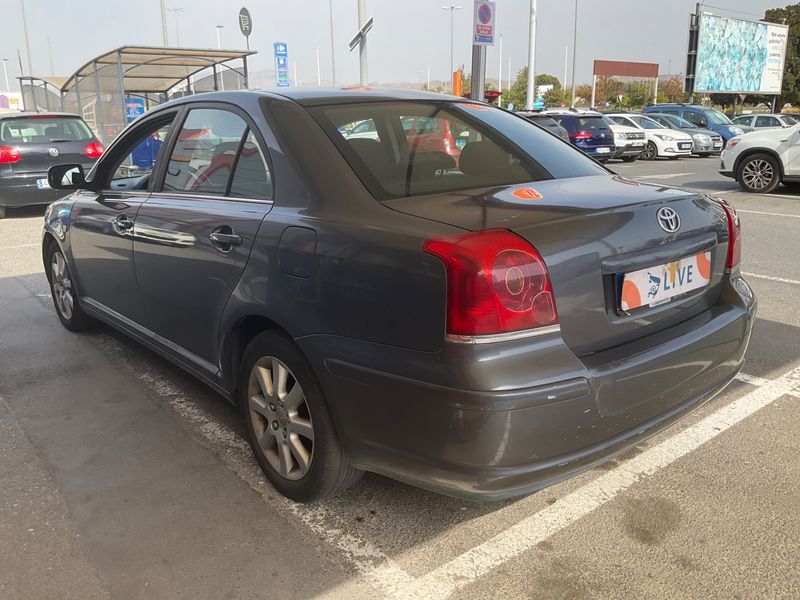 Toyota Avensis 2.2 D-4D Sol 2005 – снимка на щета