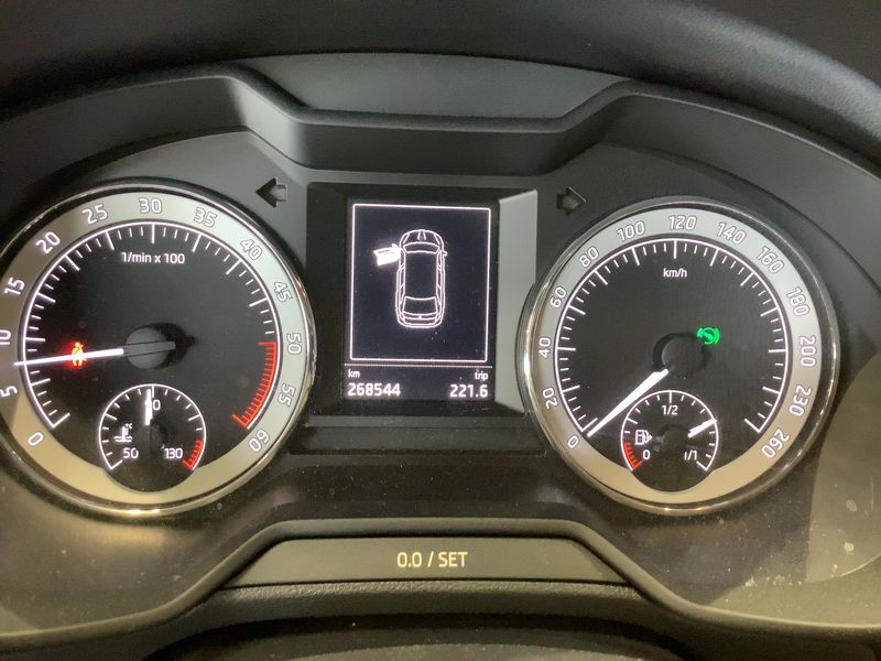 Skoda Octavia 2.0 TDI Edition 2015 – снимка 19