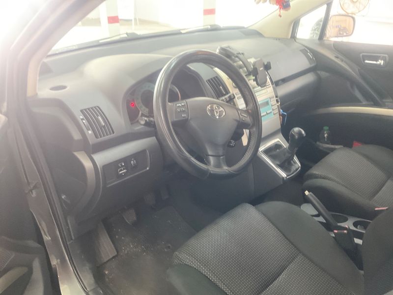 Toyota Corolla Verso 2.2 D-4D D-Cat Clean Power 2007 – снимка 3