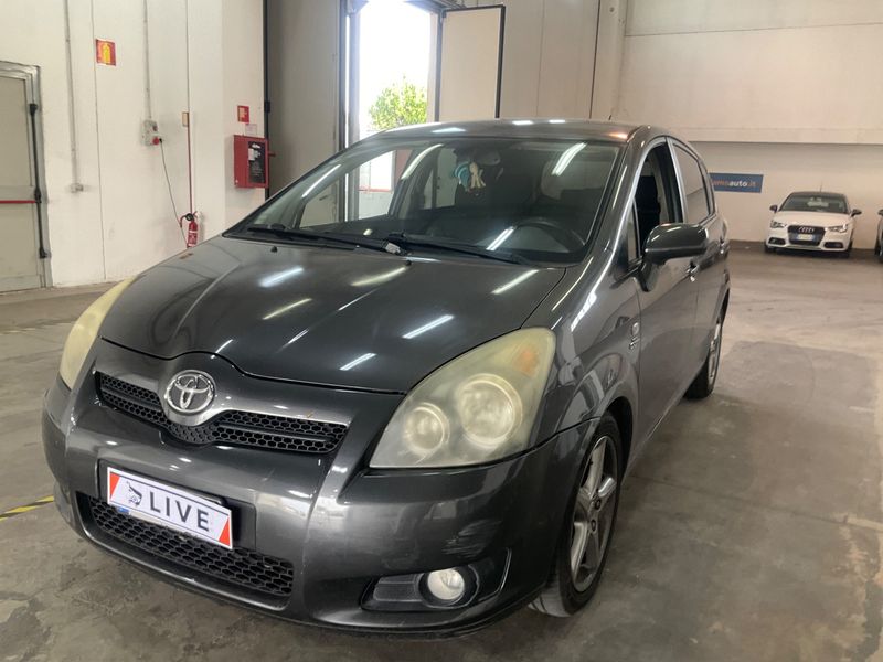 Toyota Corolla Verso 2.2 D-4D D-Cat Clean Power 2007 – снимка 1