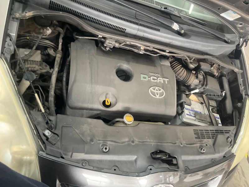 Toyota Corolla Verso 2.2 D-4D D-Cat Clean Power 2007 – снимка на щета