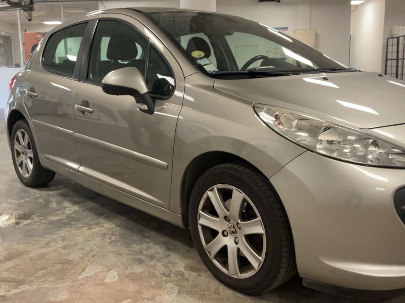 Peugeot 207 1.6 Premium 2008 – снимка 12