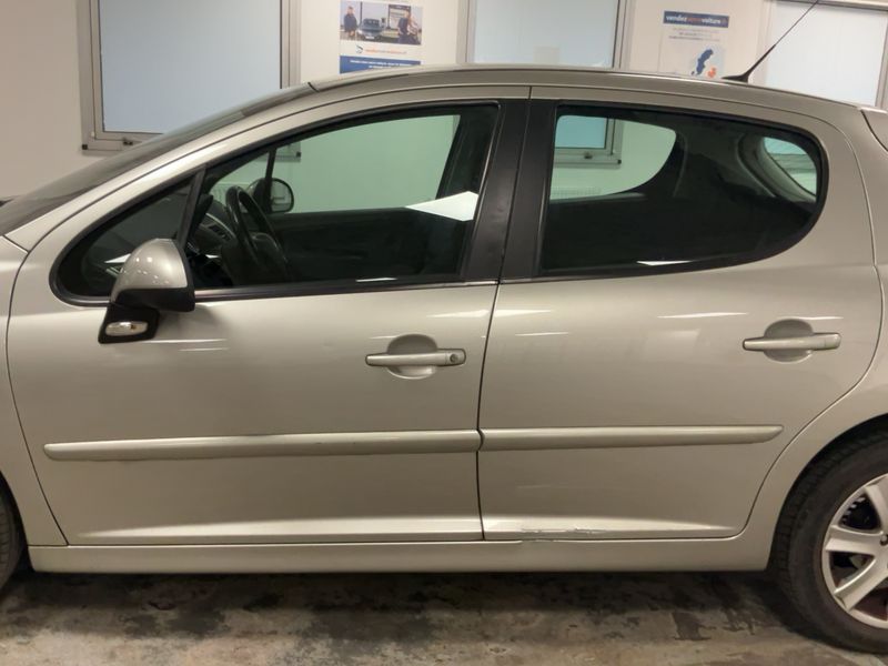 Peugeot 207 1.6 Premium 2008 – снимка 4
