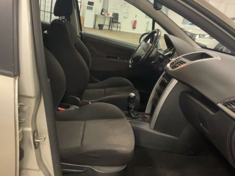 Peugeot 207 1.6 Premium 2008 – снимка 16