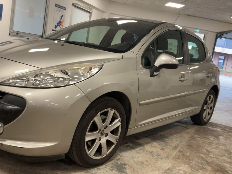 Peugeot 207 1.6 Premium 2008 – снимка 2