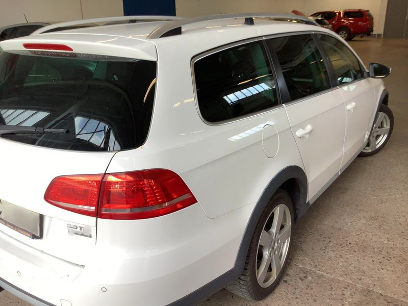 Volkswagen Passat 2.0 TDI 4Motion BlueMotion Tech 2013 – снимка 8