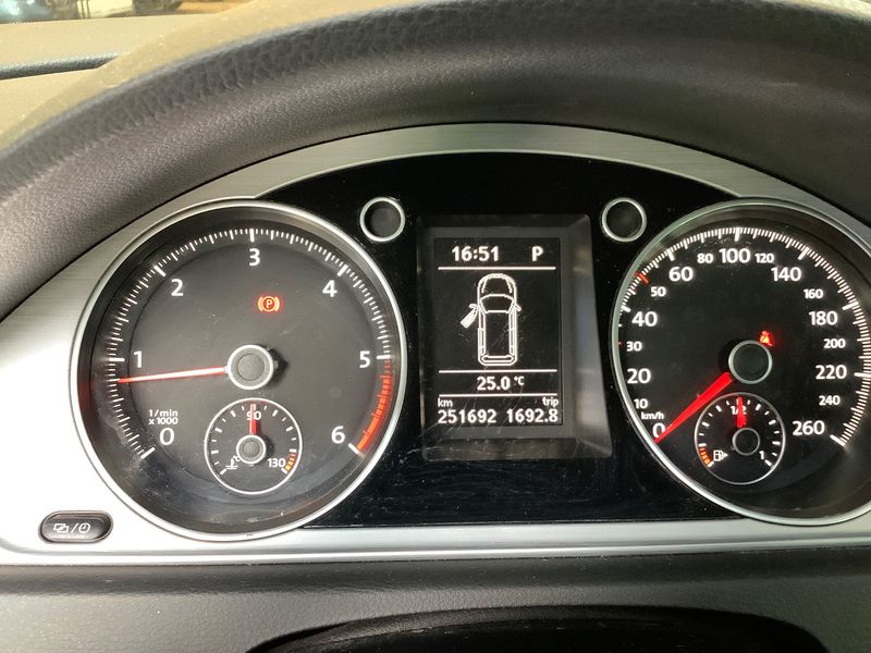 Volkswagen Passat 2.0 TDI 4Motion BlueMotion Tech 2013 – снимка 18