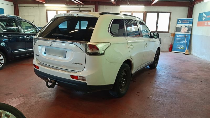 Mitsubishi Outlander 2.2 DI-D Instyle ClearTec 4WD 2015 – снимка 8