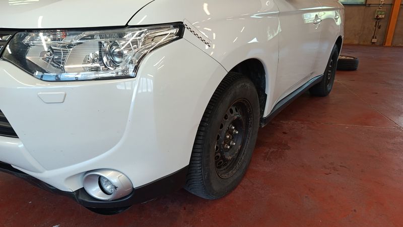 Mitsubishi Outlander 2.2 DI-D Instyle ClearTec 4WD 2015 – снимка 37