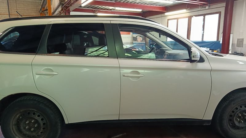 Mitsubishi Outlander 2.2 DI-D Instyle ClearTec 4WD 2015 – снимка 10