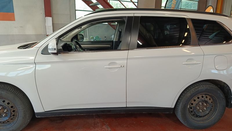 Mitsubishi Outlander 2.2 DI-D Instyle ClearTec 4WD 2015 – снимка 4
