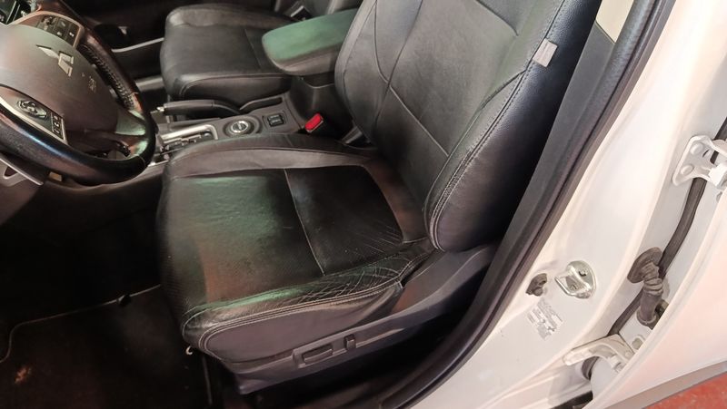 Mitsubishi Outlander 2.2 DI-D Instyle ClearTec 4WD 2015 – снимка 26