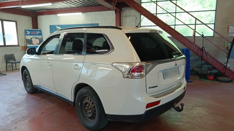 Mitsubishi Outlander 2.2 DI-D Instyle ClearTec 4WD 2015 – снимка 6