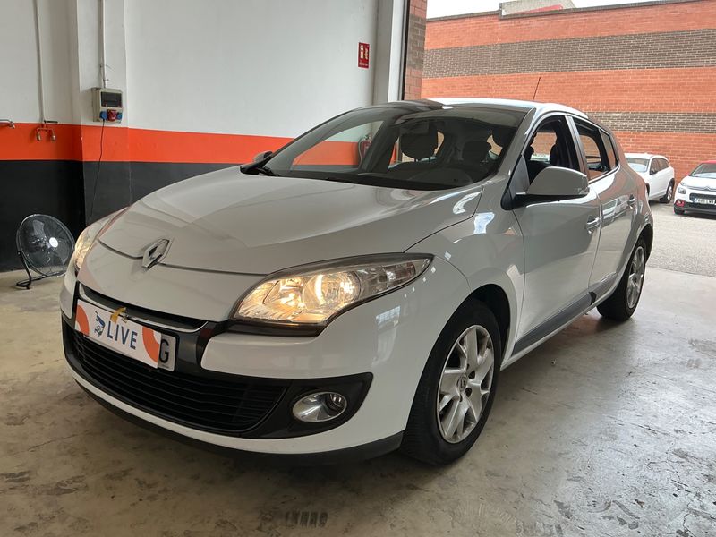 Renault Megane 1.2 Expression 2012 – снимка 1