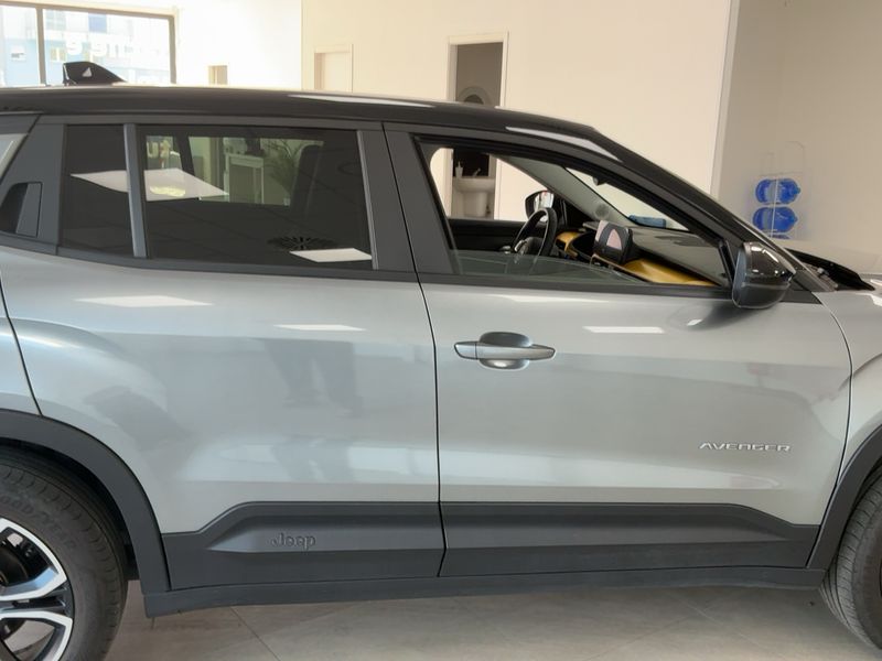 Jeep Avenger electric drive 115 kW Summit Electric 2023 – снимка 10